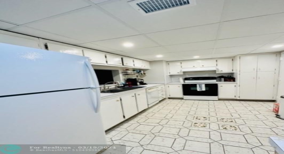kitchen in unit 212