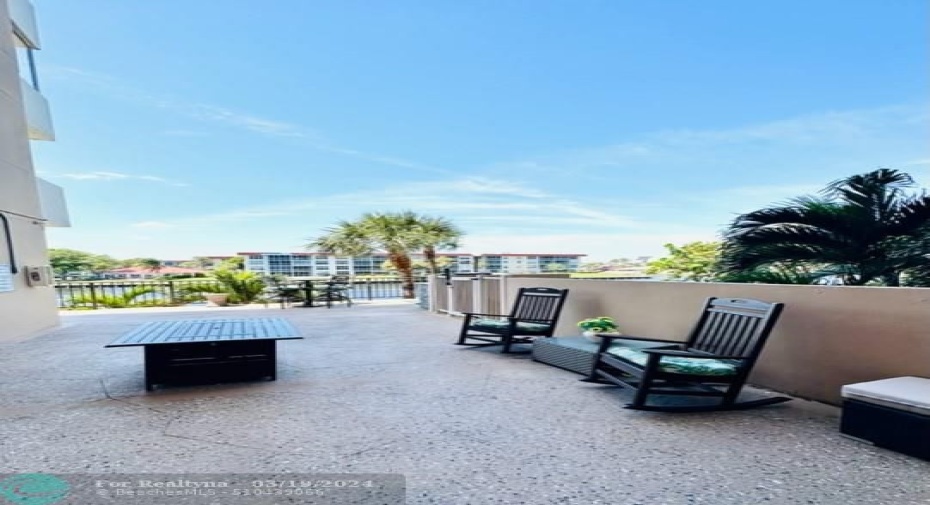 sitting area outside of billiard room
