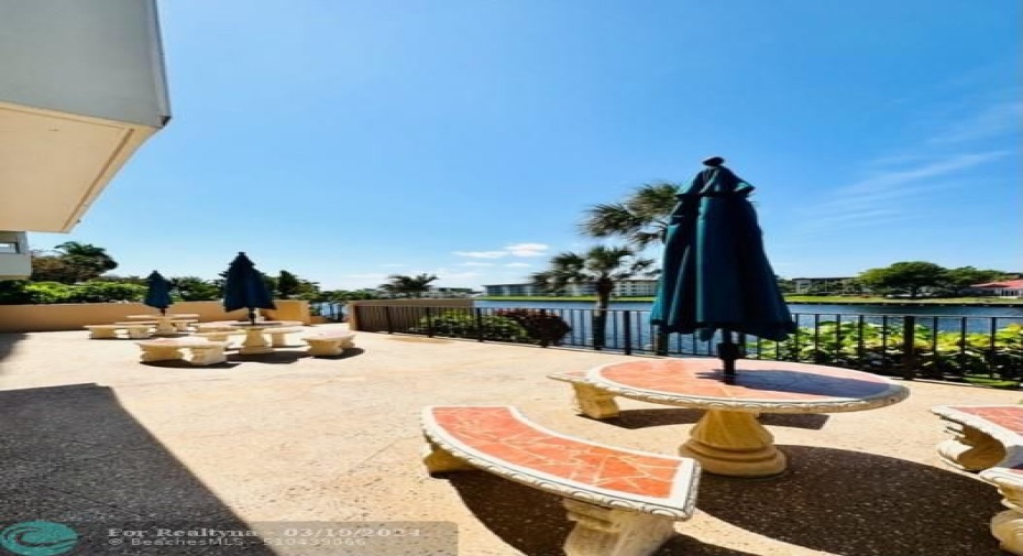 patio on intracoastal