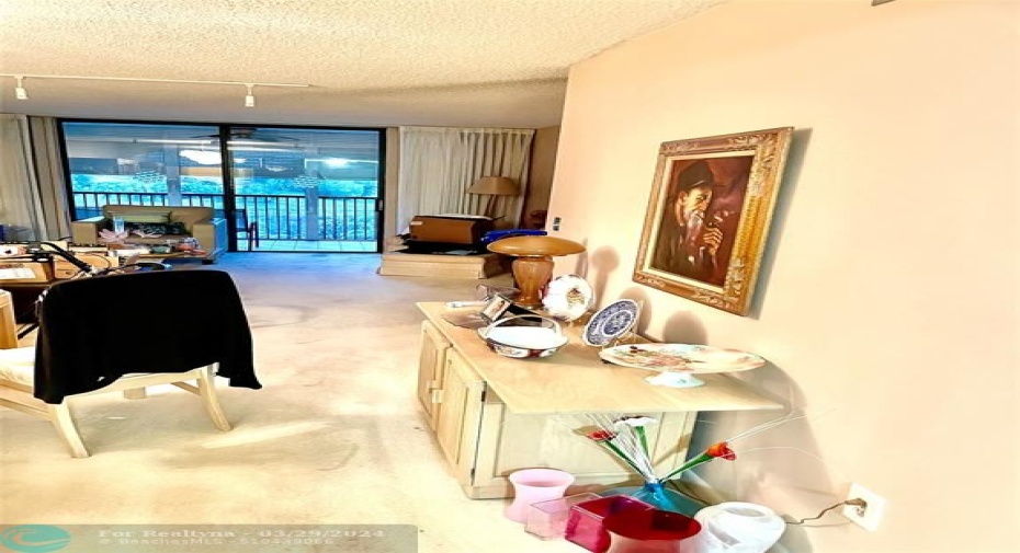 DINING & LIVING ROOM