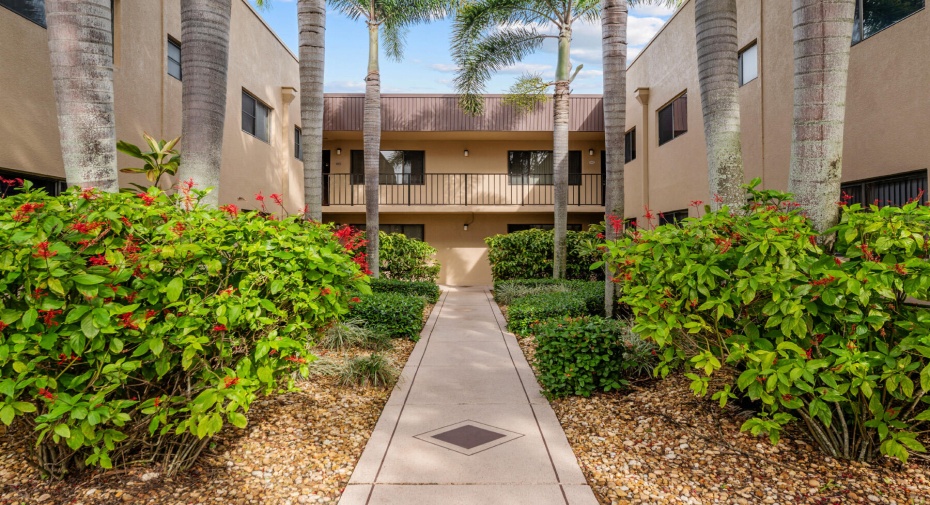 15126 Ashland Street Unit 235, Delray Beach, Florida 33484, 2 Bedrooms Bedrooms, ,2 BathroomsBathrooms,Condominium,For Sale,Ashland,1,RX-10945455