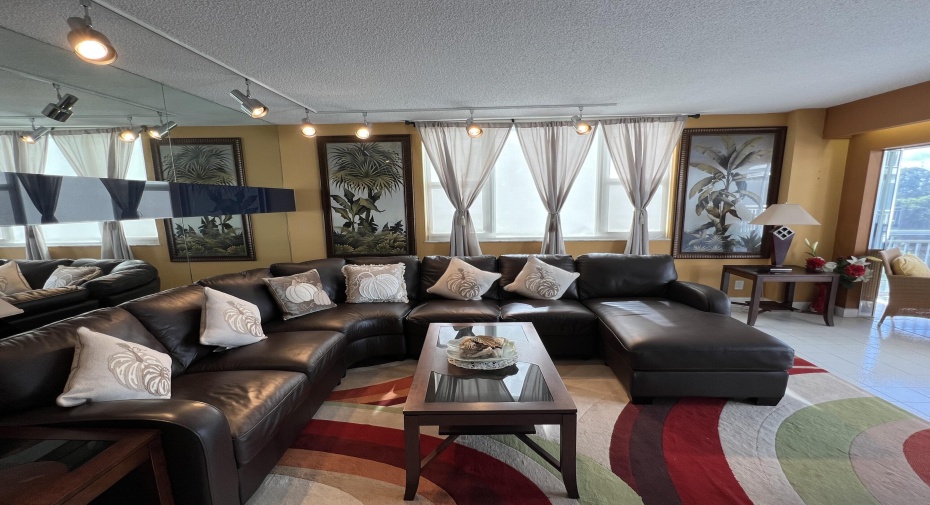 3800 Hillcrest Drive Unit 412, Hollywood, Florida 33021, 2 Bedrooms Bedrooms, ,2 BathroomsBathrooms,Condominium,For Sale,Hillcrest,4,RX-10945709