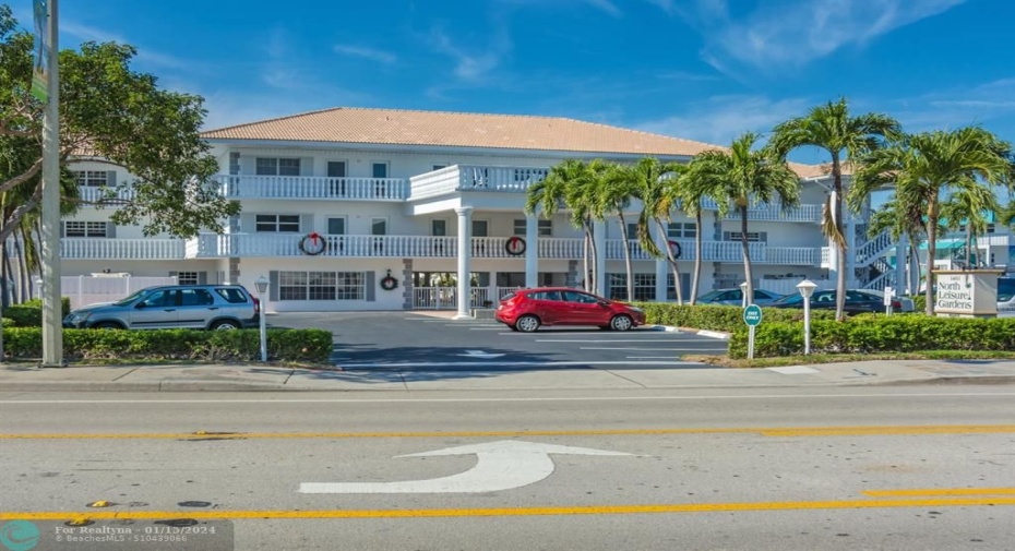 Beach & Boat Lovers Dream Rental!.. Live across the street from the beach in this highly demanded seasonal rental! This quaint but active community features a Private Beach Access, Boat Dock, Large Heated Pool, Fitness Room, Rec Room, New Laundry facility, Shuffleboard, BBQ Area & plenty of lounging areas. This cozy, clean, 3rd floor, 2/2 comes fully furnished in move in condition. also features a pool area view, close to the elevator, parking space, etc. just bring a toothbrush!.