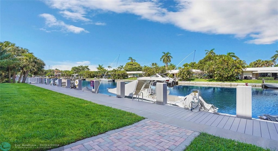 Beach & Boat Lovers Dream Rental!.. Live across the street from the beach in this highly demanded seasonal rental! This quaint but active community features a Private Beach Access, Boat Dock, Large Heated Pool, Fitness Room, Rec Room, New Laundry facility, Shuffleboard, BBQ Area & plenty of lounging areas. This cozy, clean, 3rd floor, 2/2 comes fully furnished in move in condition. also features a pool area view, close to the elevator, parking space, etc. just bring a toothbrush!.