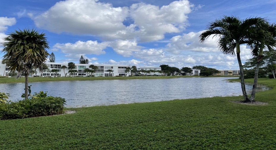 203 Wellington L, West Palm Beach, Florida 33417, 2 Bedrooms Bedrooms, ,2 BathroomsBathrooms,Condominium,For Sale,Wellington L,2,RX-10945965