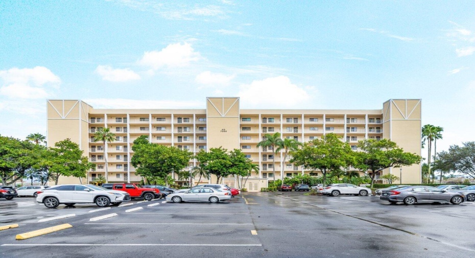 7260 Kinghurst Drive Unit 606, Delray Beach, Florida 33446, 2 Bedrooms Bedrooms, ,2 BathroomsBathrooms,Condominium,For Sale,Kinghurst,6,RX-10936035