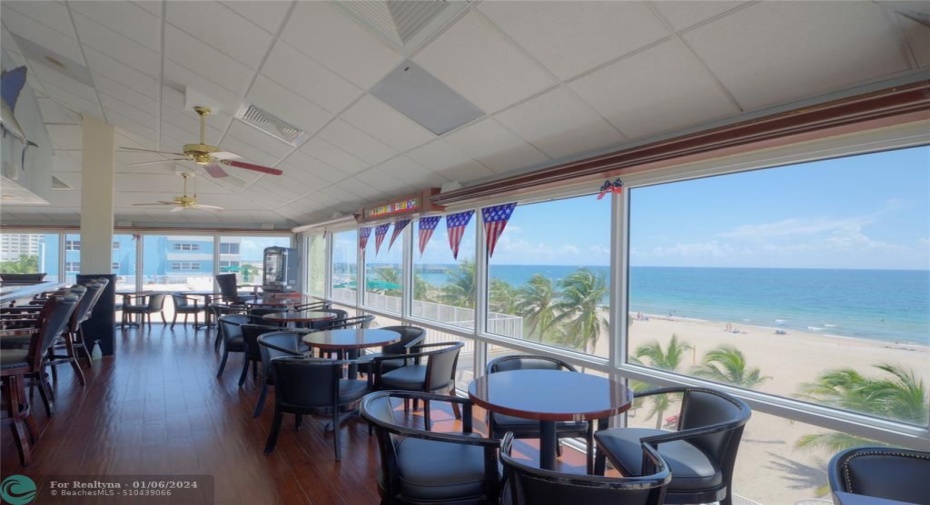 Beachside Bar
