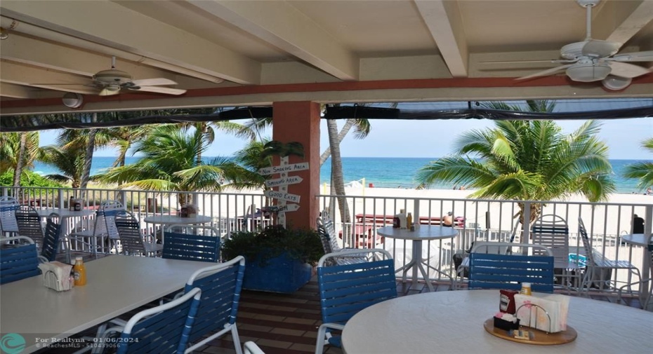 Beachside Bar