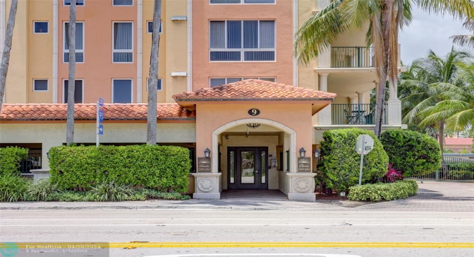 Bldg entrance