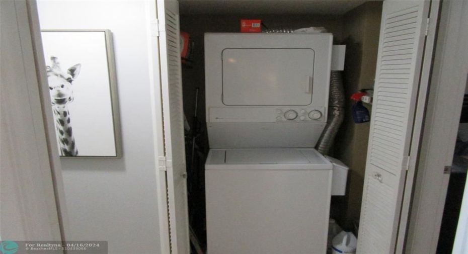 Stacked Washer/Dryer