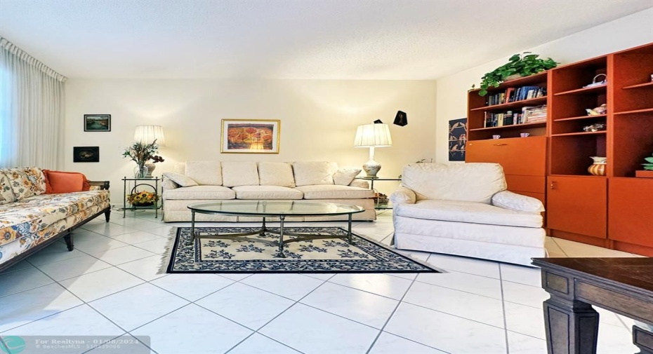 Area Rug & Wall Unit