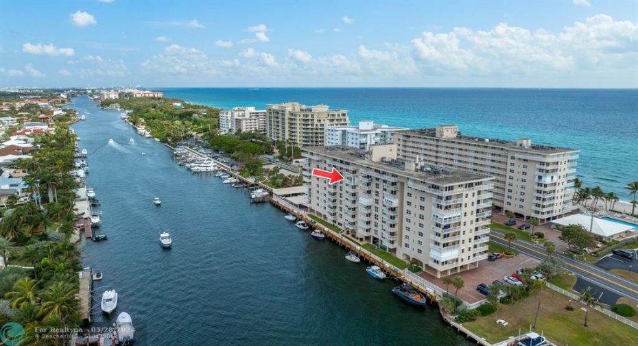 The balcony at Hillsboro Le Baron provides the perfect setting to simply unwinding as you watch the sunset over the shimmering waters.