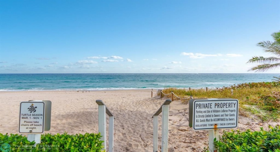 Private Beach, Hillsboro Le Baron features a range of facilities such as a private beach, pool, clubhouse and allows residents to indulge in a lifestyle of comfort and convenience.