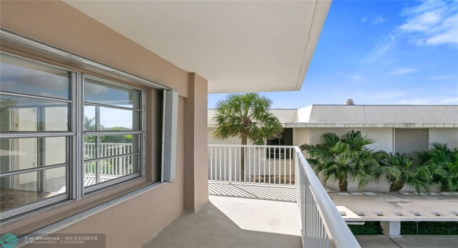 balcony