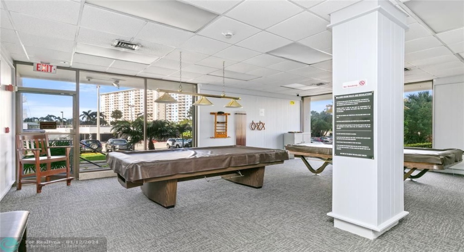 Billard and play card room