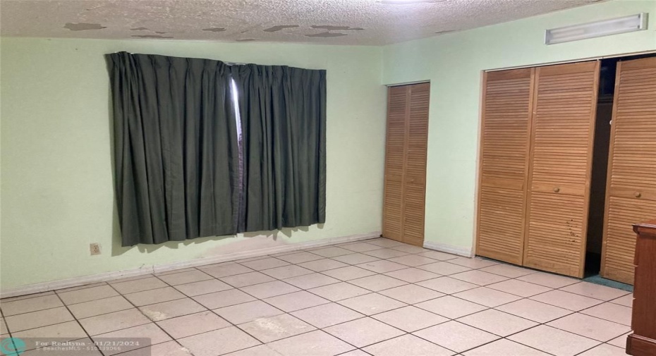 FLORIDA ROOM USED AS 4TH BEDROOM
