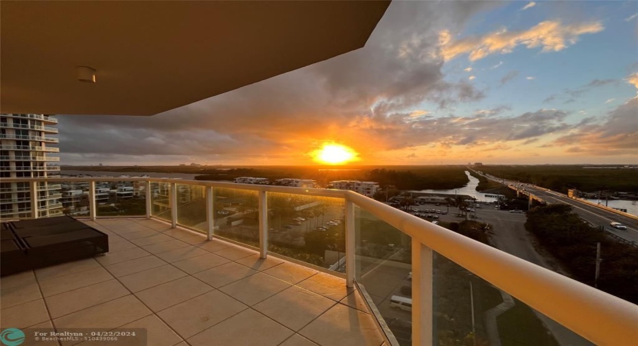 Wrap balcony from the ocean sunrise to the sunset
