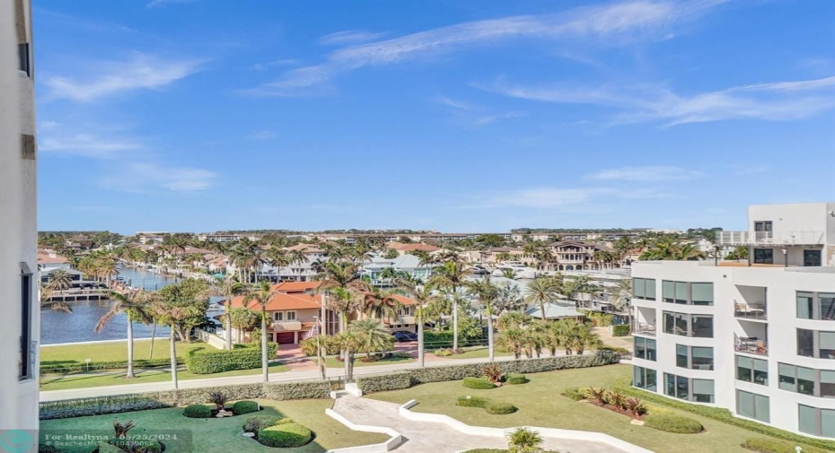 West view from the balcony facing Intracoastal.