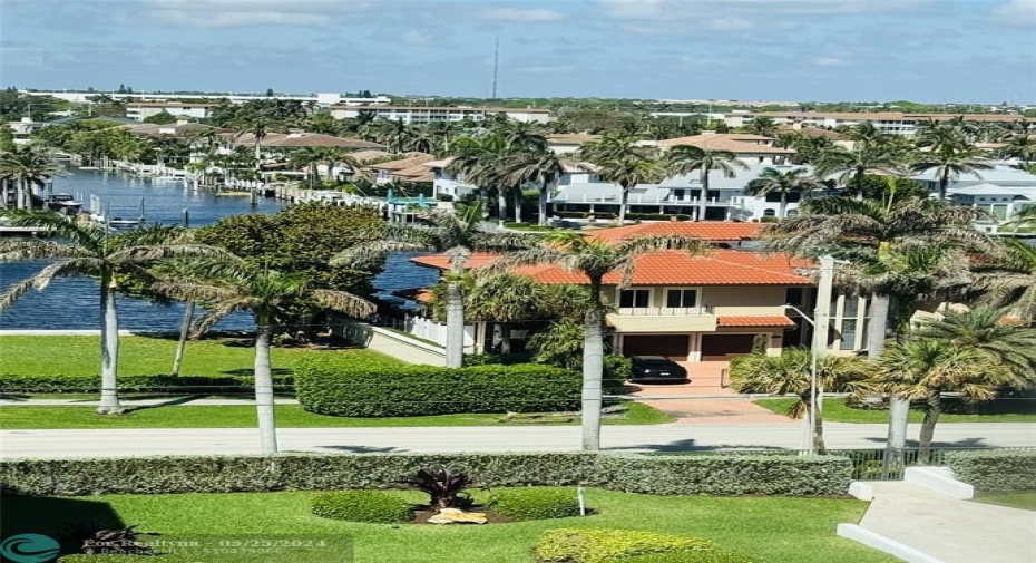 Intracoastal View from the bedroom, in addition to the ocean view