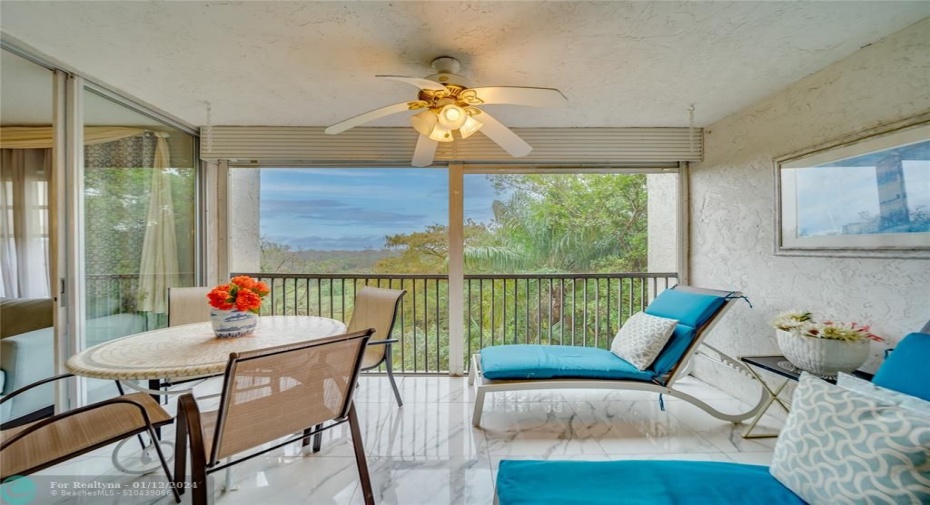 SCREENED BALCONY