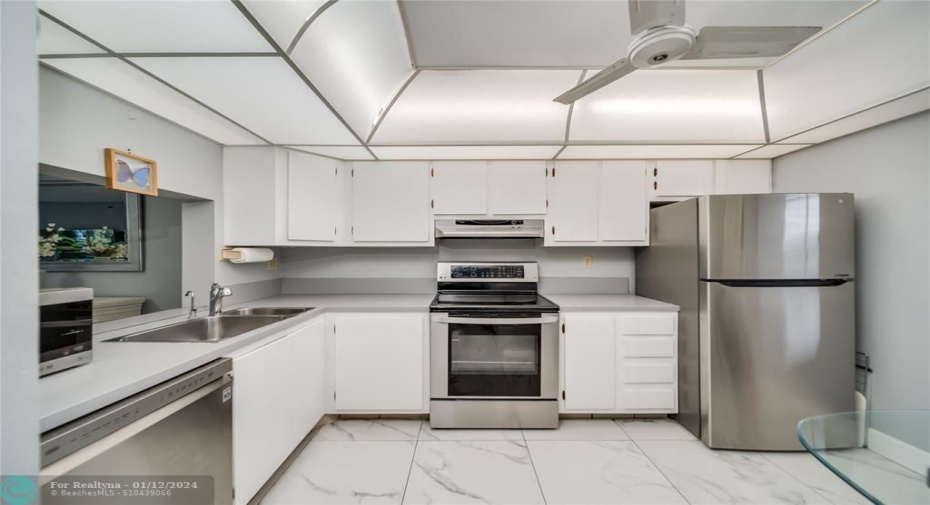KITCHEN