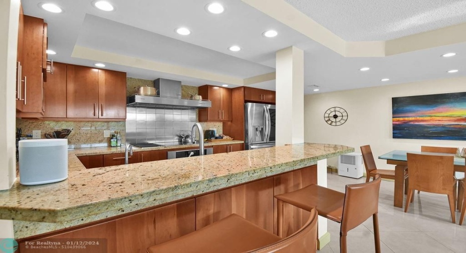 Open Kitchen with Breakfast Bar
