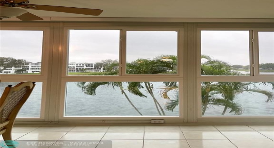 Hurricane Hurricane FLOOR-2-CEILING Windows