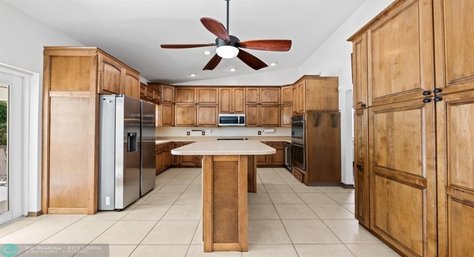 kitchen area of 11400 NW 27th St