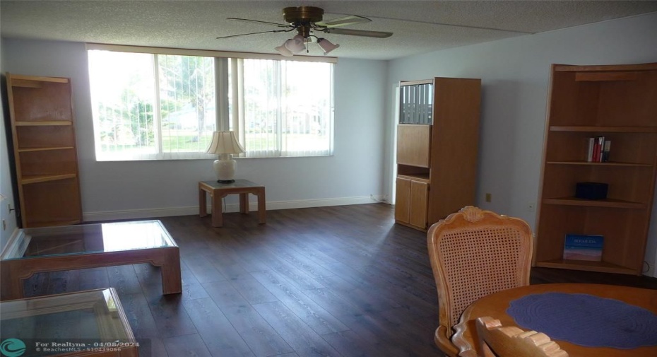 LIVING ROOM;IMPACT GLASS SLIDING WINDOWS