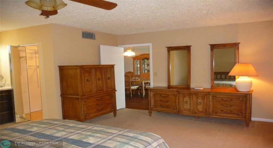 MAIN BEDROOM