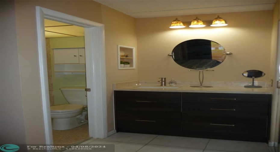 MAIN BATH VANITY