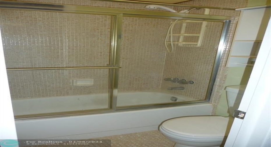 MAIN BATH-TUB/SHOWER
