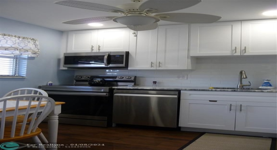 BEAUTIFUL KITCHEN