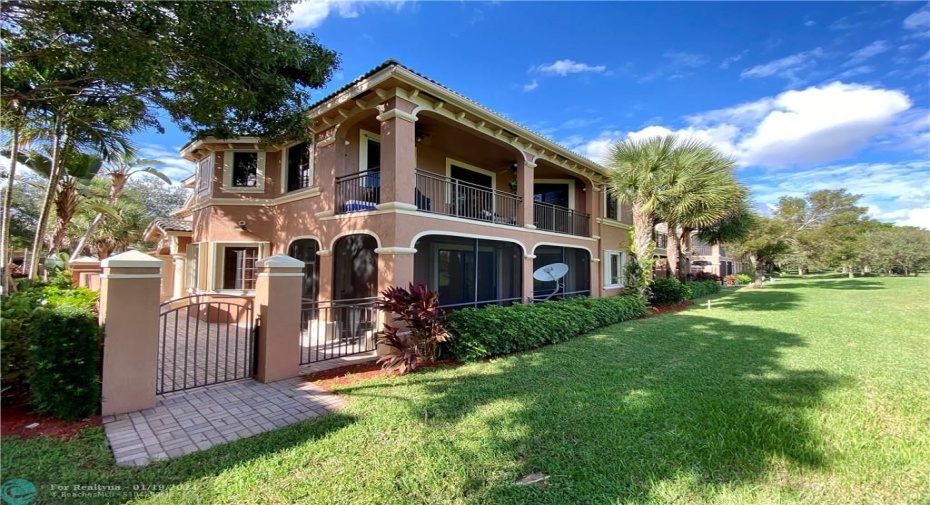 Ground level condo on the golf course. It feels like a home!!