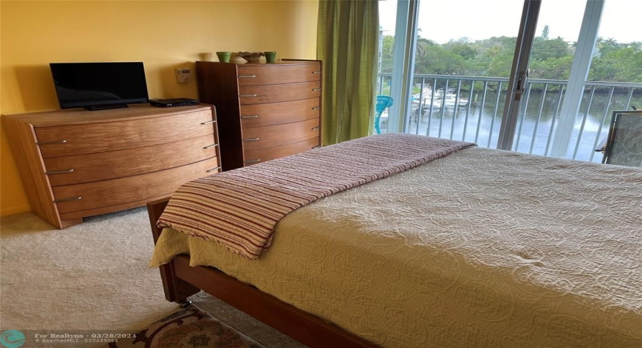 enjoy the water view from your bed!