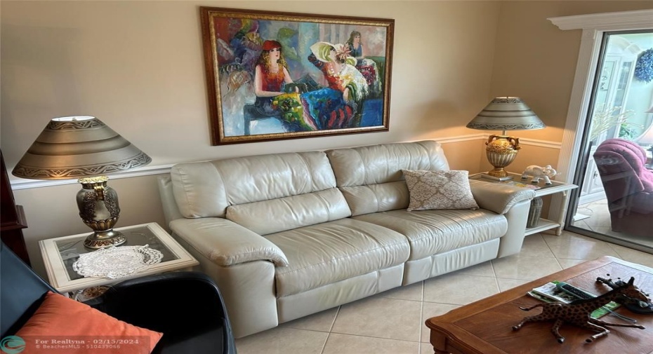 ELECTRIC RECLINER SOFA