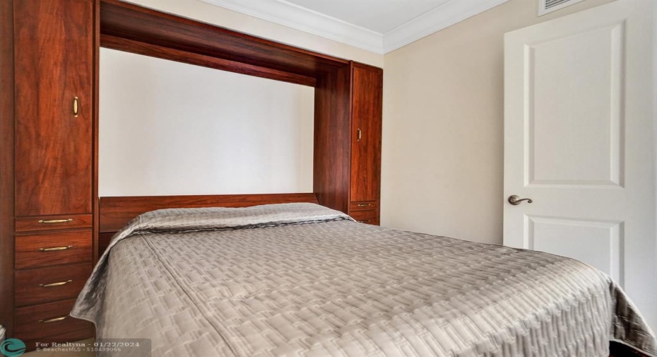 ADDITIONAL ROOM/DEN/OFFICE