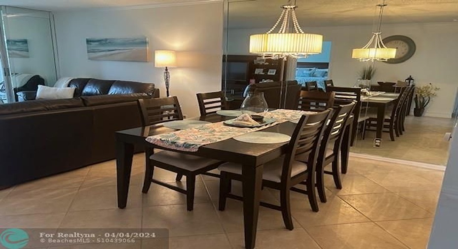 Dining RoomTable