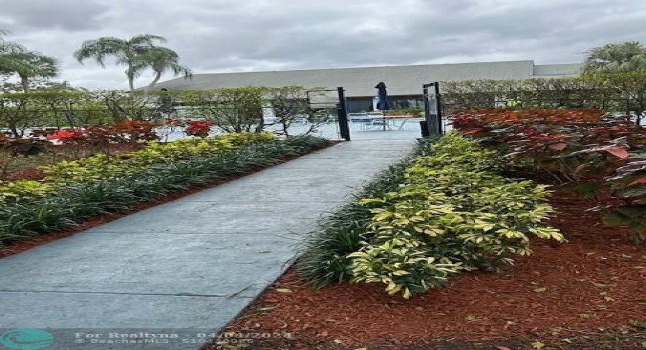 Walkway to Clubhouse Pool
