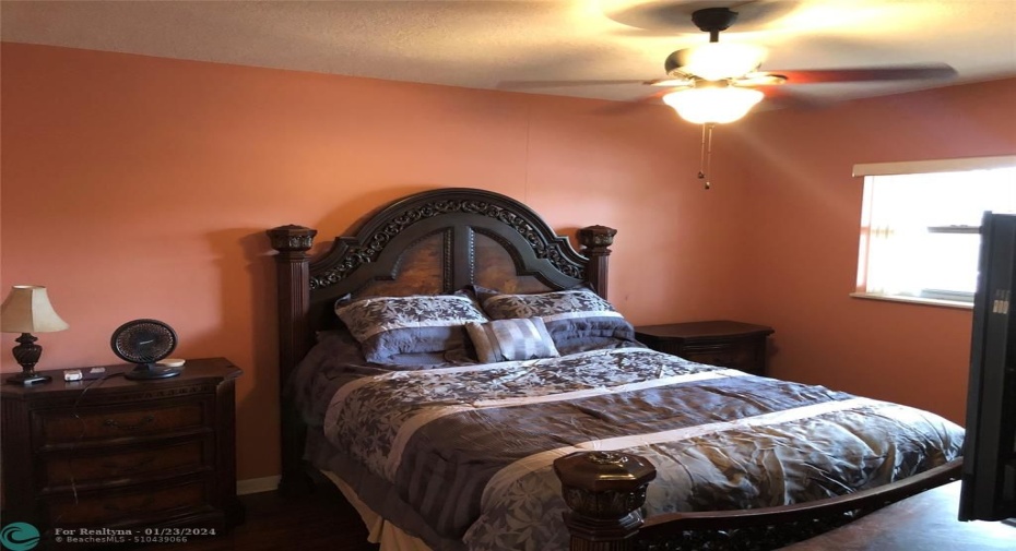 Guest bedroom