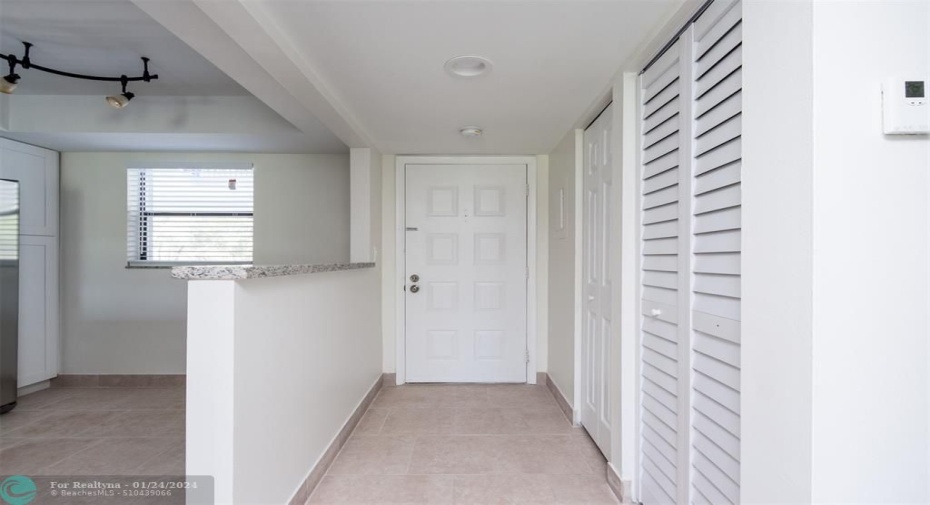 Entry - Foyer Entrance to unit