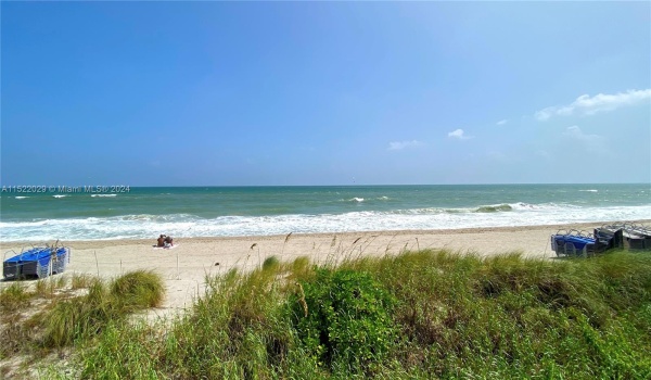 La Mer is an oceanfront building