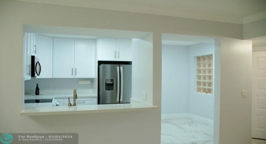 Kitchen with Breakfast nook
