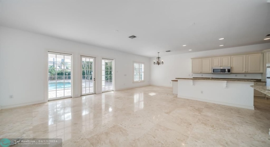 Kitchen/Dining
