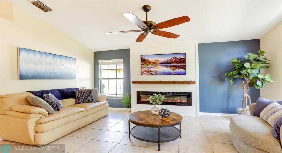 Living Room 1 | Smart TV | Fireplace |