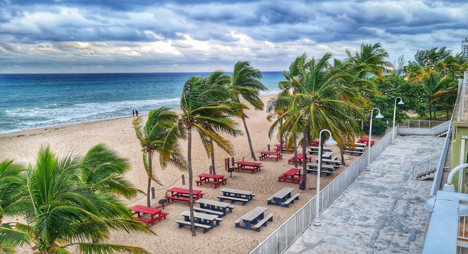 101 Briny Avenue Unit 303, Pompano Beach, Florida 33062, 2 Bedrooms Bedrooms, ,2 BathroomsBathrooms,Condominium,For Sale,Briny,3,RX-10947021