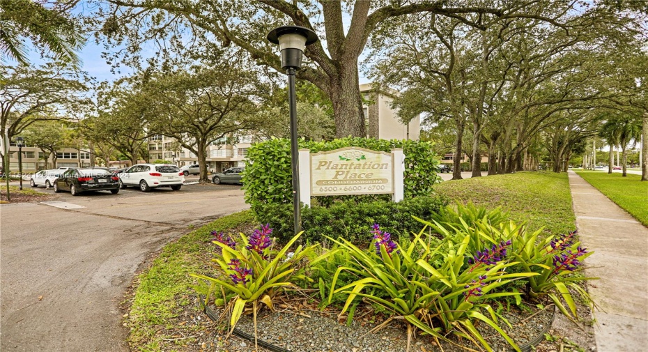 Just Listed Beautiful 2/2 unit in the heart of Plantation by Andrea Guzman