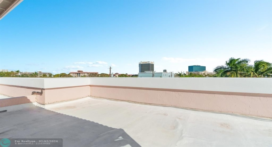 ROOF TOP PATIO
