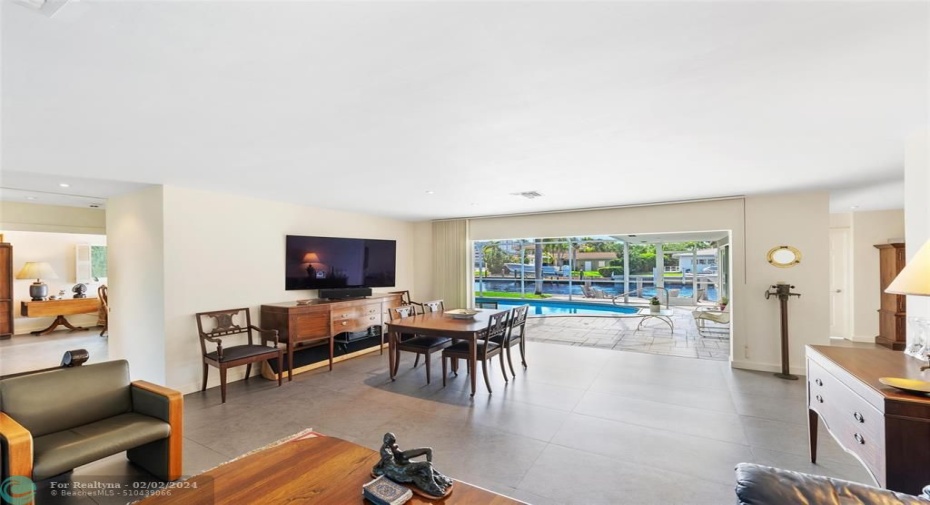 LIVING AREAS
