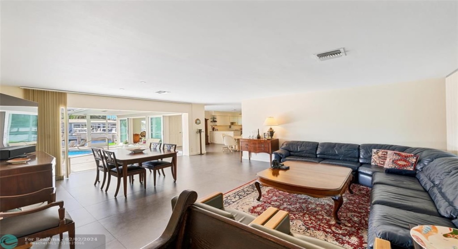LIVING AREAS